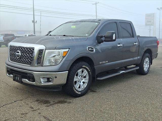 2017 Nissan TITAN SV
