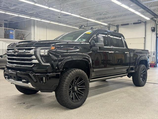 2024 Chevrolet Silverado 2500HD 4WD Crew Cab Standard Bed High Country