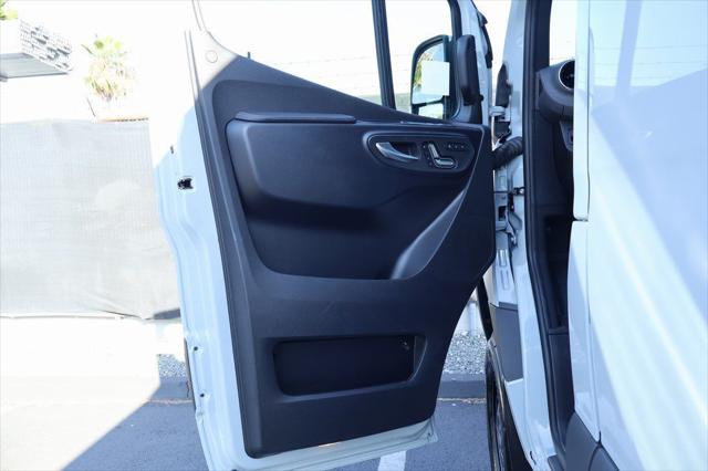 2026 Mercedes-Benz Sprinter Crew Van Standard Roof 4-Cyl Diesel HO