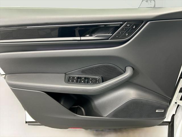2025 Porsche Macan Electric 4S