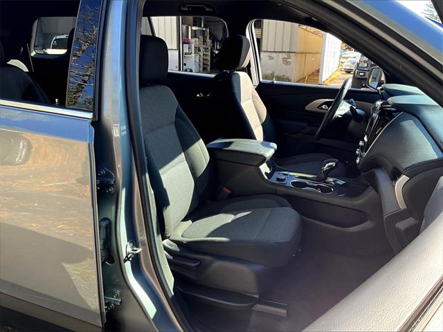 2023 Chevrolet Traverse AWD LT Cloth