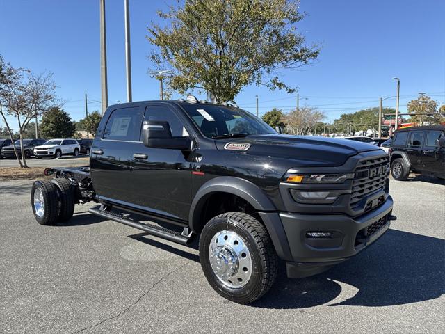 2026 RAM Ram 5500 Chassis Cab RAM 5500 TRADESMAN CHASSIS CREW CAB 4X4 60 CA