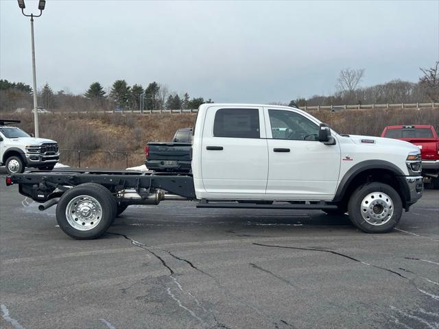 2026 RAM Ram 5500 Chassis Cab RAM 5500 TRADESMAN CHASSIS CREW CAB 4X4 60 CA