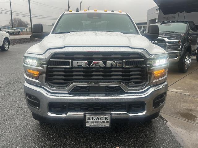 2026 RAM Ram 3500 Chassis Cab RAM 3500 TRADESMAN CREW CAB CHASSIS 4X4 60 CA 2026 RAM Ram 3500 Chassis Cab RAM 3500 TRADESMAN CREW CAB CHASSIS 4X4 60 CA