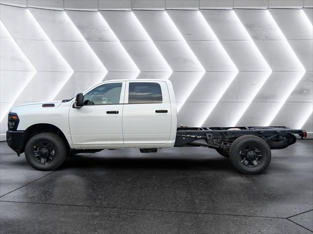 2026 RAM Ram 3500 Chassis Cab RAM 3500 TRADESMAN CREW CAB CHASSIS 4X4 60 CA 2026 RAM Ram 3500 Chassis Cab RAM 3500 TRADESMAN CREW CAB CHASSIS 4X4 60 CA