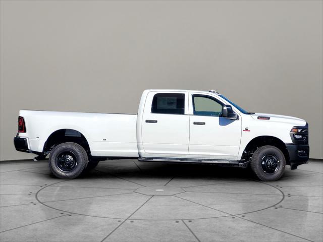 2026 RAM Ram 3500 RAM 3500 TRADESMAN CREW CAB 4X4 8 BOX