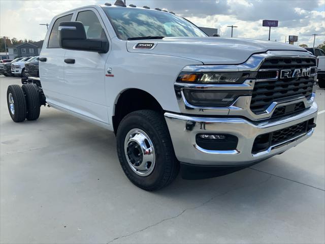 2026 RAM Ram 3500 Chassis Cab RAM 3500 TRADESMAN CREW CAB CHASSIS 4X4 60 CA 2026 RAM Ram 3500 Chassis Cab RAM 3500 TRADESMAN CREW CAB CHASSIS 4X4 60 CA