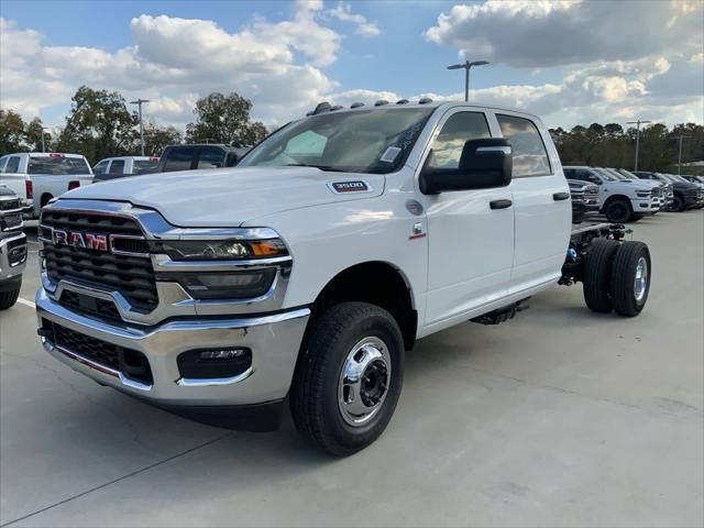 2026 RAM Ram 3500 Chassis Cab RAM 3500 TRADESMAN CREW CAB CHASSIS 4X4 60 CA 2026 RAM Ram 3500 Chassis Cab RAM 3500 TRADESMAN CREW CAB CHASSIS 4X4 60 CA