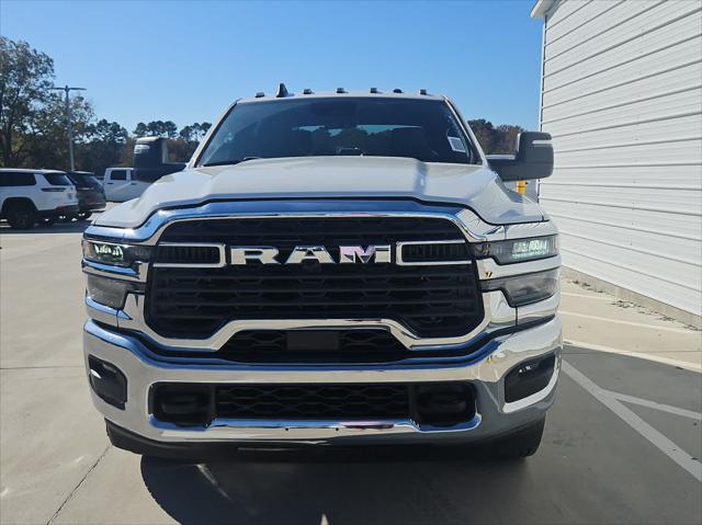 2026 RAM Ram 3500 Chassis Cab RAM 3500 TRADESMAN CREW CAB CHASSIS 4X4 60 CA 2026 RAM Ram 3500 Chassis Cab RAM 3500 TRADESMAN CREW CAB CHASSIS 4X4 60 CA