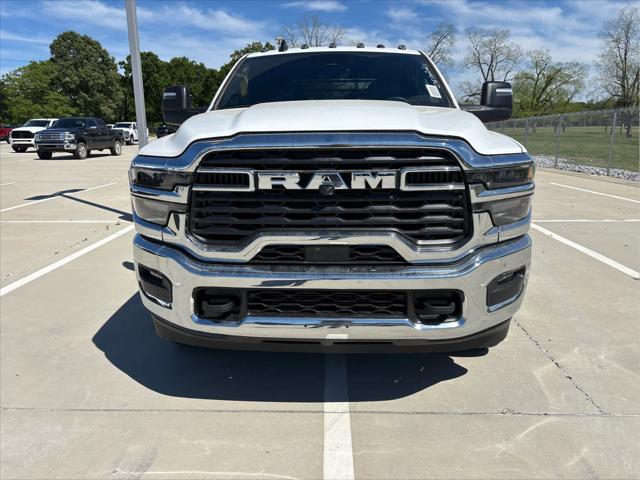 2026 RAM Ram 3500 Chassis Cab RAM 3500 TRADESMAN CREW CAB CHASSIS 4X4 60 CA
