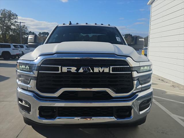 2026 RAM Ram 3500 Chassis Cab RAM 3500 TRADESMAN CREW CAB CHASSIS 4X4 60 CA 2026 RAM Ram 3500 Chassis Cab RAM 3500 TRADESMAN CREW CAB CHASSIS 4X4 60 CA