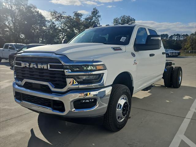 2026 RAM Ram 3500 Chassis Cab RAM 3500 TRADESMAN CREW CAB CHASSIS 4X4 60 CA 2026 RAM Ram 3500 Chassis Cab RAM 3500 TRADESMAN CREW CAB CHASSIS 4X4 60 CA