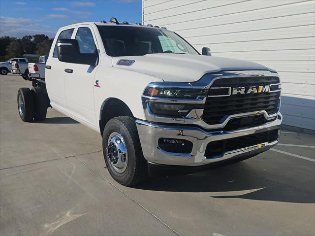 2026 RAM Ram 3500 Chassis Cab RAM 3500 TRADESMAN CREW CAB CHASSIS 4X4 60 CA