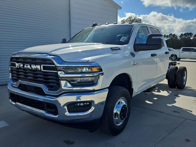 2026 RAM Ram 3500 Chassis Cab RAM 3500 TRADESMAN CREW CAB CHASSIS 4X4 60 CA 2026 RAM Ram 3500 Chassis Cab RAM 3500 TRADESMAN CREW CAB CHASSIS 4X4 60 CA