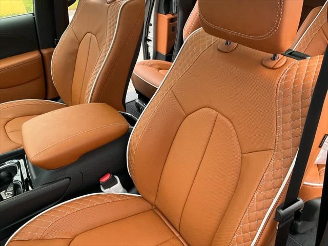 2026 Chrysler Pacifica Pinnacle AWD
