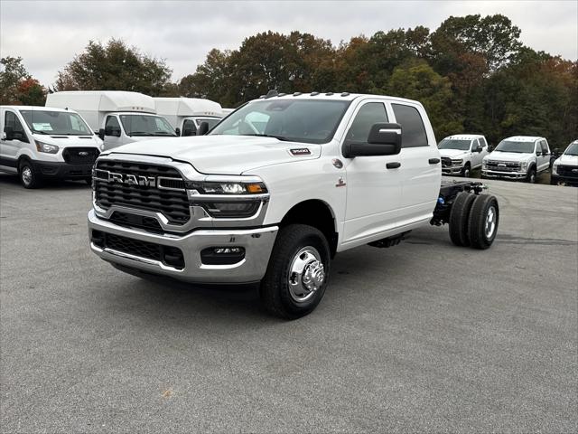 2026 RAM Ram 3500 Chassis Cab RAM 3500 TRADESMAN CREW CAB CHASSIS 4X4 60 CA 2026 RAM Ram 3500 Chassis Cab RAM 3500 TRADESMAN CREW CAB CHASSIS 4X4 60 CA