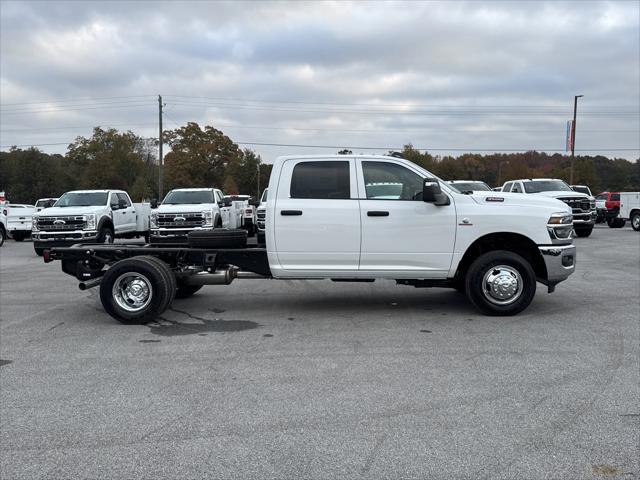 2026 RAM Ram 3500 Chassis Cab RAM 3500 TRADESMAN CREW CAB CHASSIS 4X4 60 CA 2026 RAM Ram 3500 Chassis Cab RAM 3500 TRADESMAN CREW CAB CHASSIS 4X4 60 CA