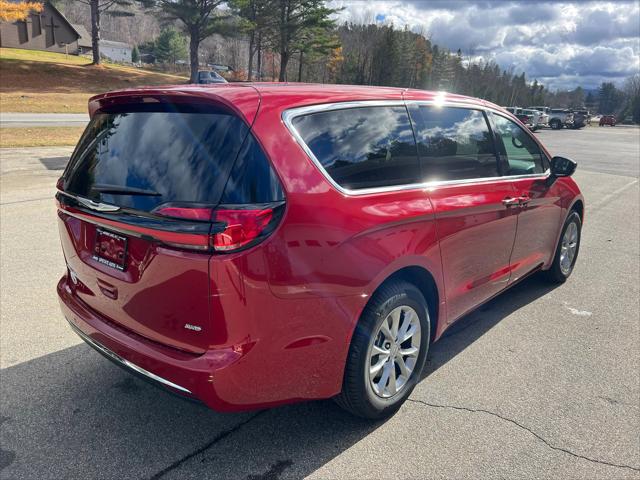 2026 Chrysler Pacifica Select AWD