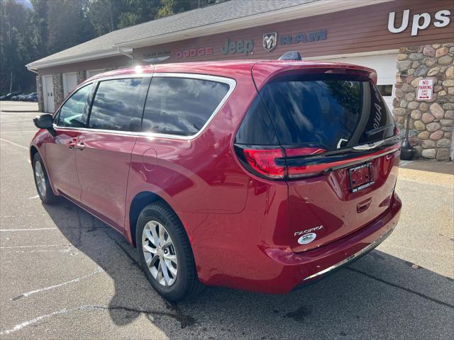 2026 Chrysler Pacifica Select AWD