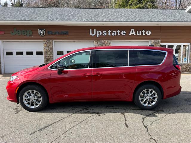 2026 Chrysler Pacifica Select AWD