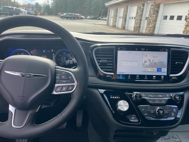 2026 Chrysler Pacifica Select AWD