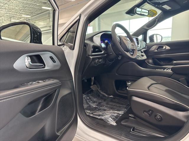 2026 Chrysler Pacifica Limited AWD