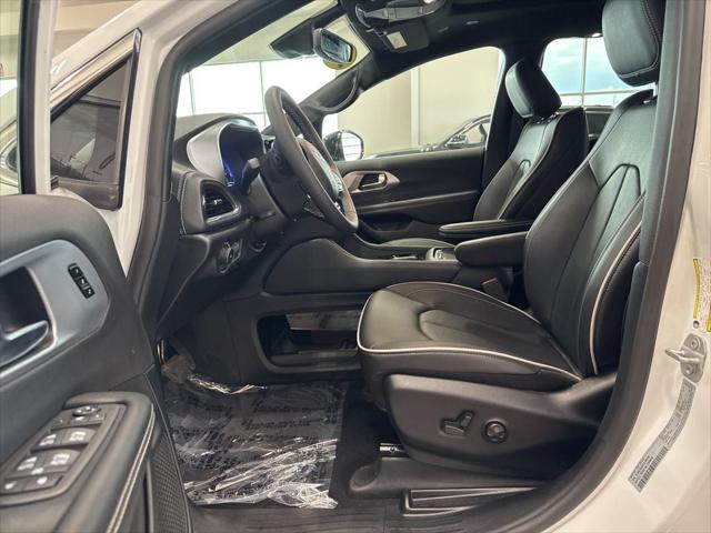2026 Chrysler Pacifica Limited AWD