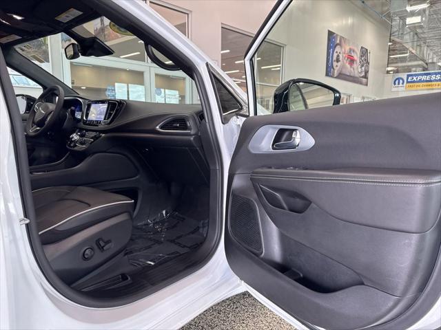 2026 Chrysler Pacifica Limited AWD