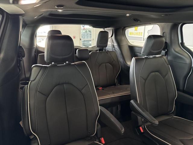 2026 Chrysler Pacifica Limited AWD