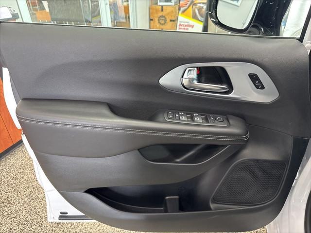 2026 Chrysler Pacifica Limited AWD