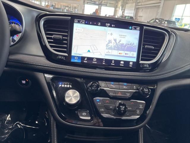 2026 Chrysler Pacifica Limited AWD