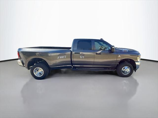 2026 RAM Ram 3500 RAM 3500 TRADESMAN CREW CAB 4X4 8 BOX