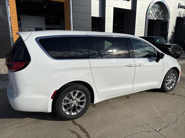 2026 Chrysler Pacifica PACIFICA LIMITED 2026 Chrysler Pacifica PACIFICA LIMITED