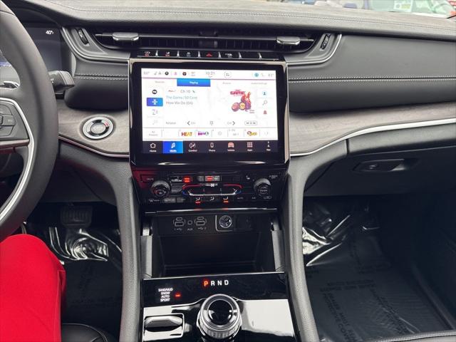 2025 Jeep Grand Cherokee GRAND CHEROKEE LIMITED 4X4 2025 Jeep Grand Cherokee GRAND CHEROKEE LIMITED 4X4