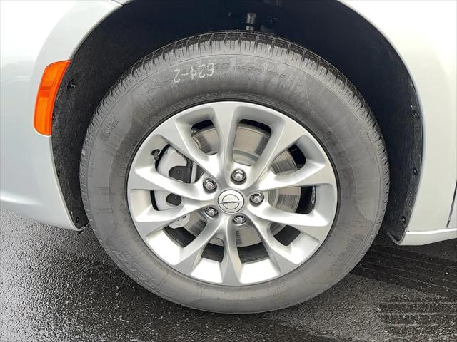 2026 Chrysler Pacifica PACIFICA SELECT AWD