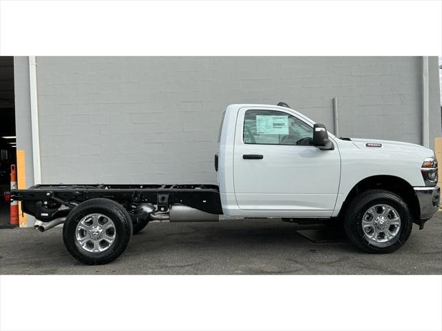 2026 RAM Ram 3500 Chassis Cab RAM 3500 TRADESMAN CHASSIS REGULAR CAB 4X4 60 CA 2026 RAM Ram 3500 Chassis Cab RAM 3500 TRADESMAN CHASSIS REGULAR CAB 4X4 60 CA