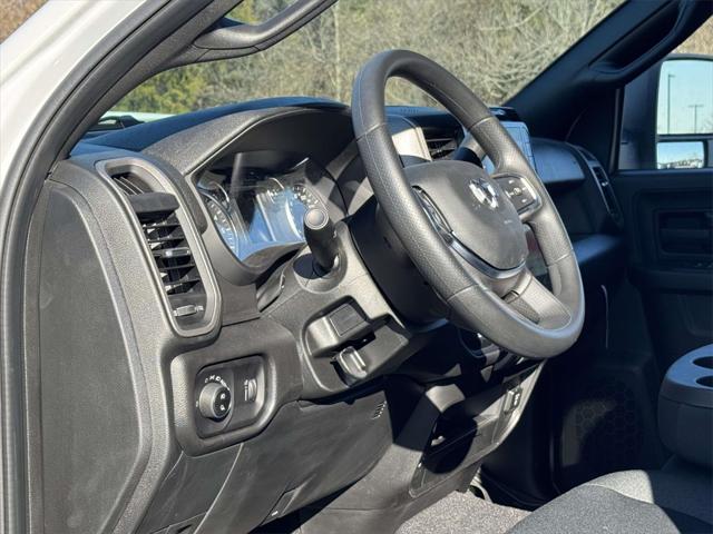 2026 RAM Ram 2500 RAM 2500 BLACK EXPRESS CREW CAB 4X4 64 BOX