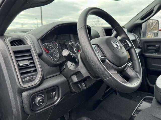 2026 RAM Ram 2500 RAM 2500 BLACK EXPRESS CREW CAB 4X4 64 BOX 2026 RAM Ram 2500 RAM 2500 BLACK EXPRESS CREW CAB 4X4 64 BOX