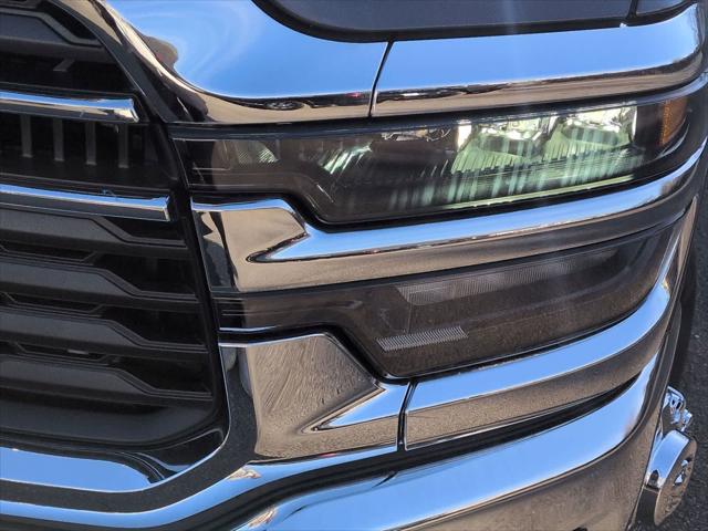 2026 RAM Ram 3500 RAM 3500 TRADESMAN CREW CAB 4X4 8 BOX