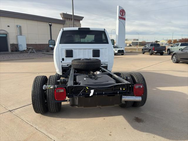 2026 RAM Ram 3500 Chassis Cab RAM 3500 TRADESMAN CHASSIS REGULAR CAB 4X4 60 CA