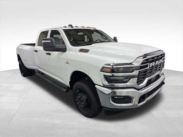 2026 RAM Ram 3500 RAM 3500 TRADESMAN CREW CAB 4X4 8 BOX