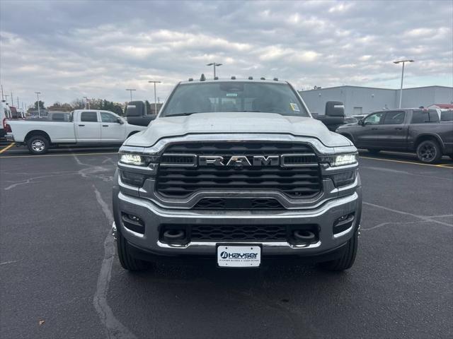 2026 RAM 5500 Chassis RAM 5500 BIG HORN CHASSIS CREW CAB 4X4 84 CA