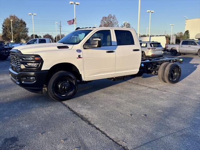 2026 RAM Ram 3500 Chassis Cab RAM 3500 TRADESMAN CREW CAB CHASSIS 4X4 60 CA 2026 RAM Ram 3500 Chassis Cab RAM 3500 TRADESMAN CREW CAB CHASSIS 4X4 60 CA