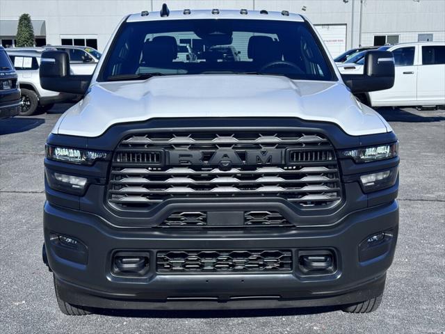 2026 RAM Ram 3500 Chassis Cab RAM 3500 TRADESMAN CREW CAB CHASSIS 4X4 60 CA 2026 RAM Ram 3500 Chassis Cab RAM 3500 TRADESMAN CREW CAB CHASSIS 4X4 60 CA