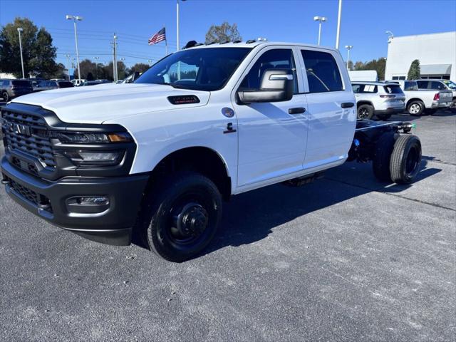 2026 RAM Ram 3500 Chassis Cab RAM 3500 TRADESMAN CREW CAB CHASSIS 4X4 60 CA