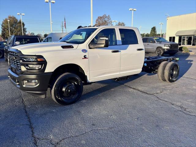 2026 RAM Ram 3500 Chassis Cab RAM 3500 TRADESMAN CREW CAB CHASSIS 4X4 60 CA