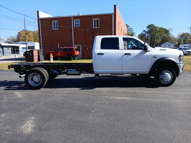 2026 RAM Ram 5500 Chassis Cab RAM 5500 TRADESMAN CHASSIS CREW CAB 4X4 84 CA
