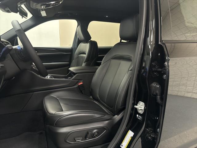 2025 Jeep Grand Cherokee GRAND CHEROKEE L LIMITED 4X4 2025 Jeep Grand Cherokee GRAND CHEROKEE L LIMITED 4X4