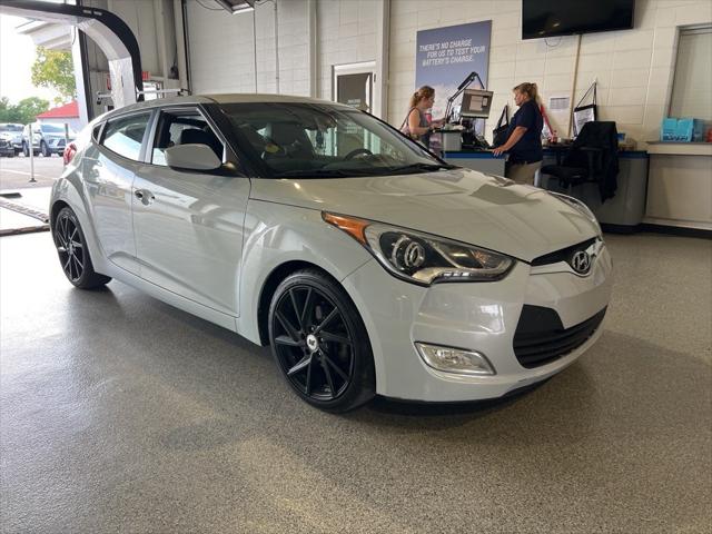 2014 Hyundai Veloster RE:FLEX w/Black