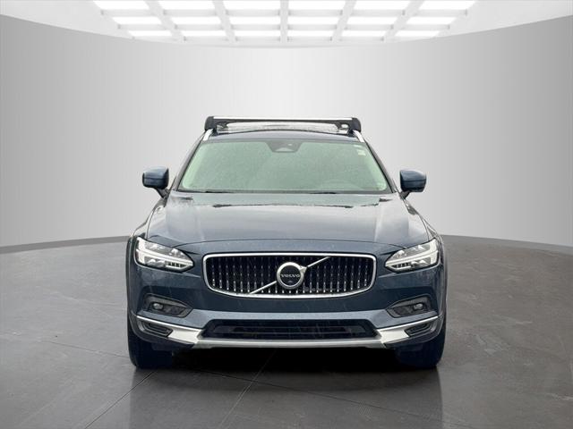 2023 Volvo V90 Cross Country B6 Plus